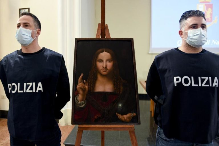 RECUPERADO “SALVATOR MUNDI” DA ESCOLA DE LEONARDO DA VINCI ROUBADO EM ITÁLIA