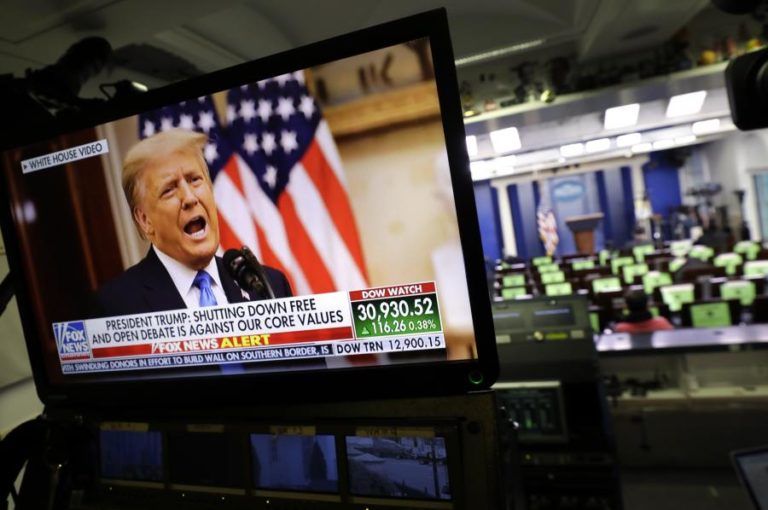 COVID-19: COORDENADORA DO GRUPO DE CRISE DE TRUMP ADMITE QUE CONSIDEROU RENUNCIAR