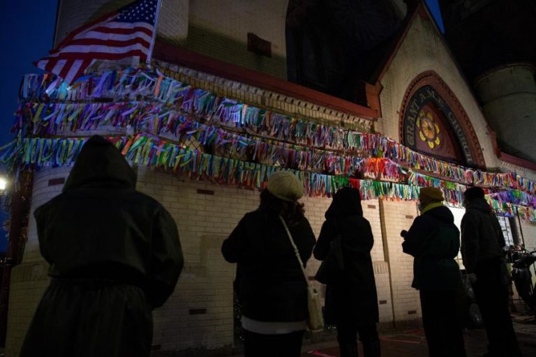 COVID-19: EUA REGISTAM 4.261 MORTOS E 188.994 CASOS EM 24 HORAS