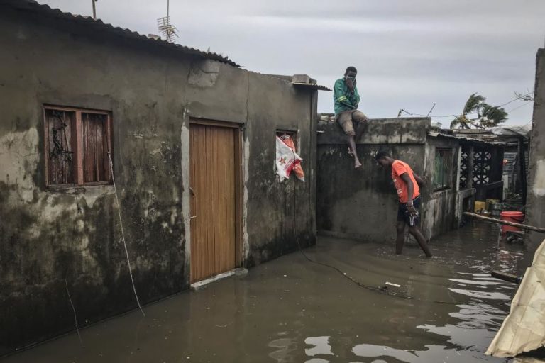 “NÃO HÁ CASA QUE NÃO TENHA ÁGUA” APÓS CICLONE ELOISE EM MOÇAMBIQUE