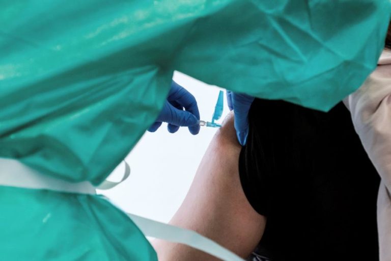 COVID-19: MACAU ADMITE QUE RECEIO SOBRE VACINAS COMPROMETA CRIAÇÃO DE BARREIRA IMUNOLÓGICA