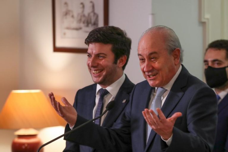 PSD E CDS VÃO ASSINAR ACORDO-QUADRO QUE EXCLUI CHEGA DE COLIGAÇÕES NAS AUTÁRQUICAS