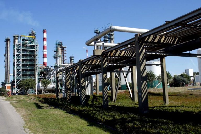 COTAÇÃO DO BARRIL BRENT CAI 0,76% PARA 54,70 DÓLARES