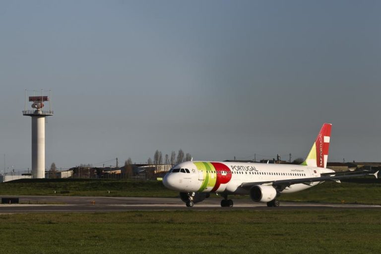 Tripulantes aprovam acordo de emergência na TAP