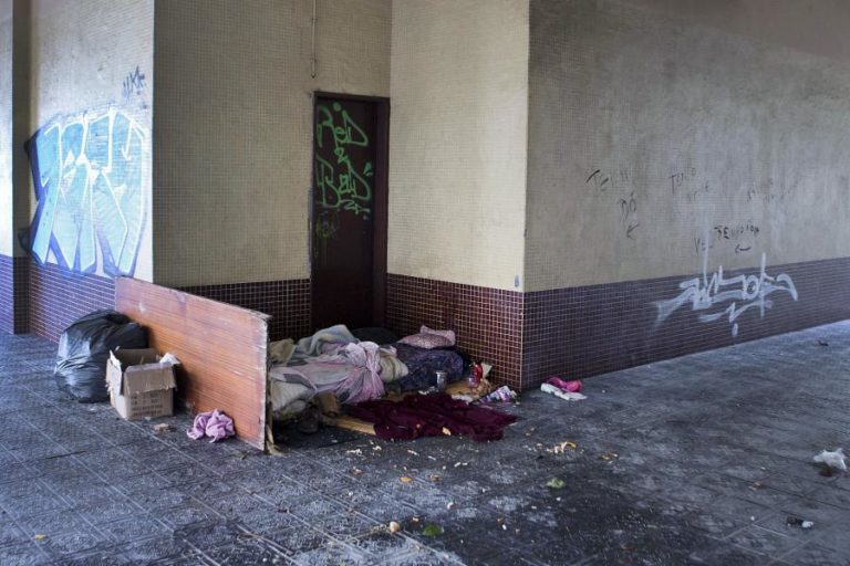 UE/Presidência: Portugal anuncia plataforma europeia sobre sem-abrigo