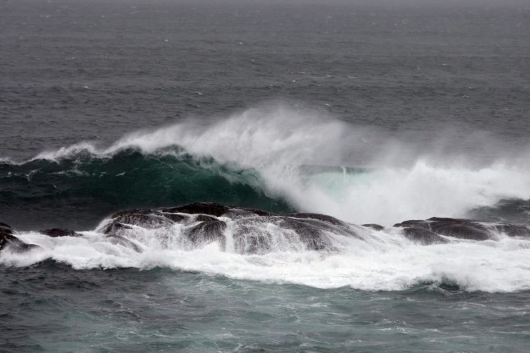 Mar revolto invade localidade piscatória de ilha cabo-verdiana de Santo Antão