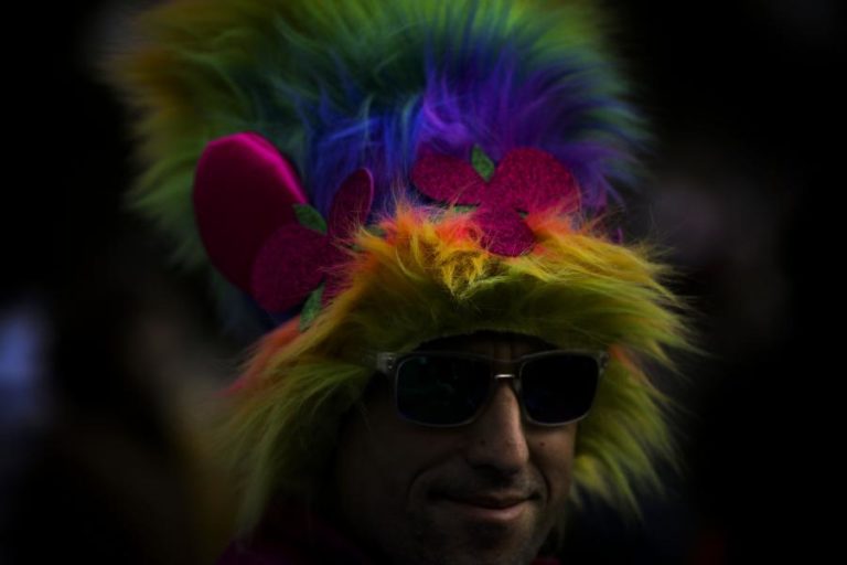Covid-19: Com os corsos confinados, o Carnaval desfila este ano na internet
