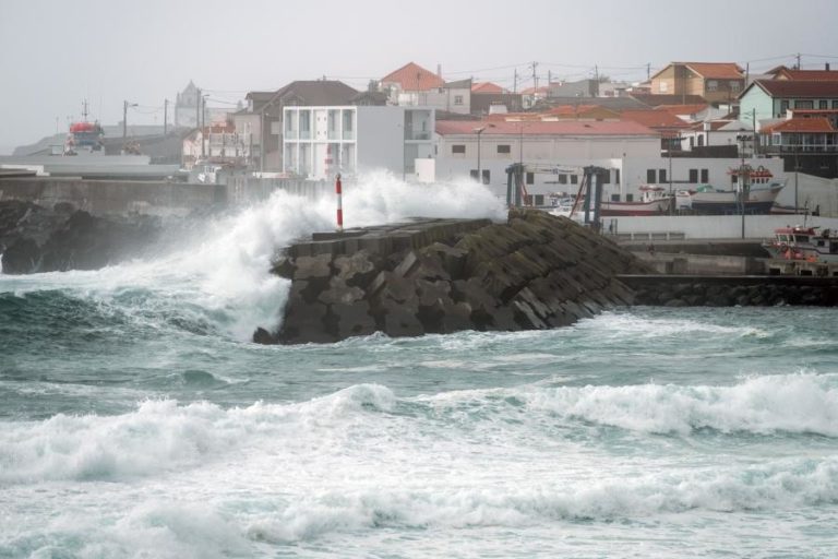 Açores sob aviso amarelo devido ao vento e agitação marítima