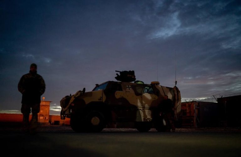 Alemanha prolonga missão no Afeganistão até janeiro de 2022