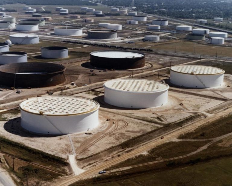 Cotação do barril Brent sobe 2,60% e supera os 67 dólares