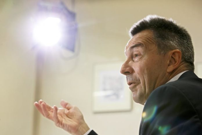 27055536.jpg