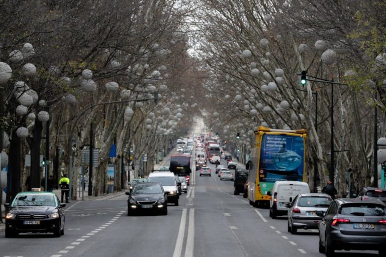 Covid-19: Governo apresenta plano de desconfinamento a 11 de março