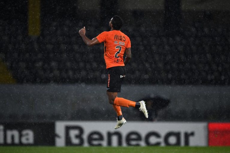 Matheus Reis promete deixar a vida em campo para ajudar Sporting a ser campeão