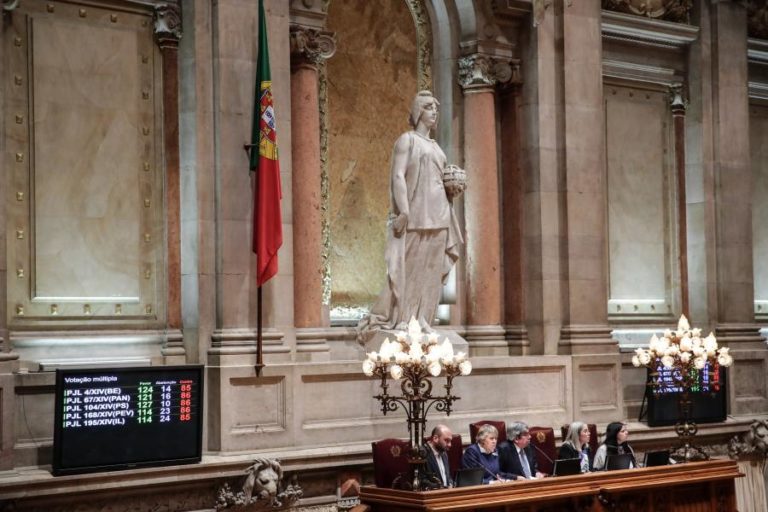 Dez juristas dão a cara em campanha sobre inconstitucionalidade da lei da eutanásia