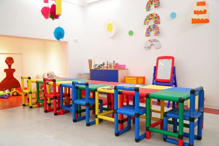 Covid-19: Investigadores, médicos, professores e pais defendem reabertura das escolas