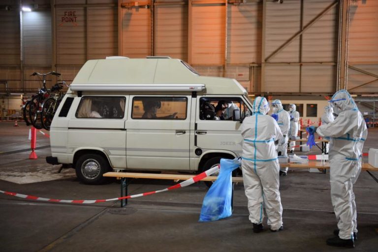 Covid-19: Alemanha regista quase 3.900 novas infeções e 415 mortes em 24 horas