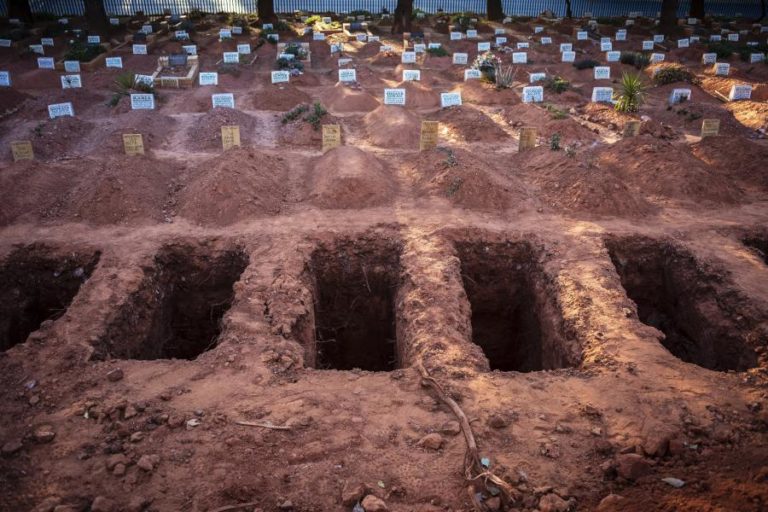 Covid-19: Brasil ultrapassa 9,3 milhões de casos de infeção e 227 mil mortes