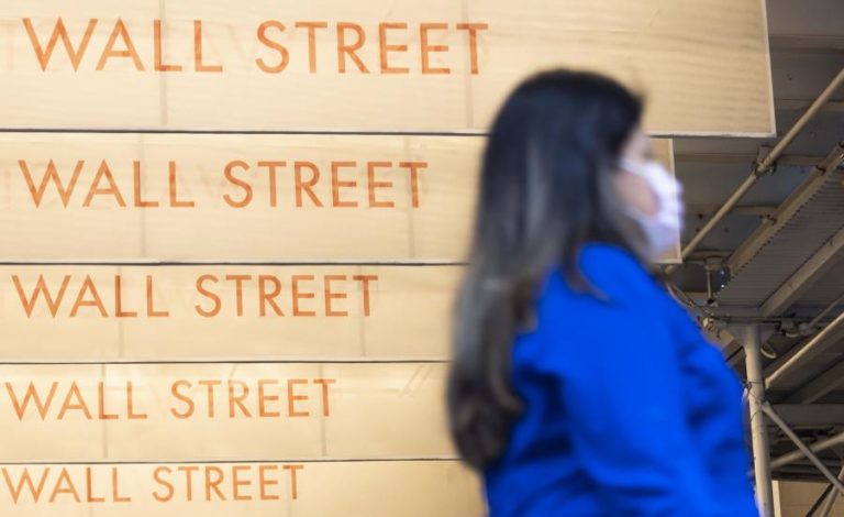 Wall Street segue em baixa sob pressão de dados do desemprego