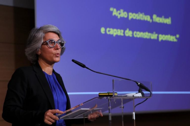 Covid-19: Apoios para setor livreiro podem ser requeridos em março – ministra da Cultura