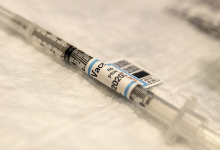 Covid-19: OMS pede a países africanos que acelerem preparativos para receber vacinas