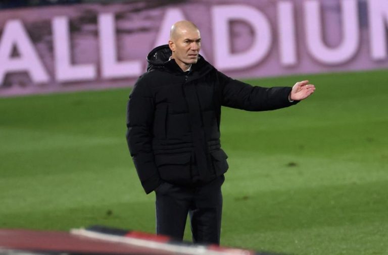 Covid-19: Zidane regressa aos treinos do Real Madrid após período de isolamento