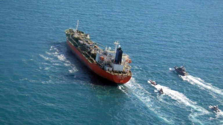 Irão autoriza partida de tripulação de petroleiro sul-coreano apresado