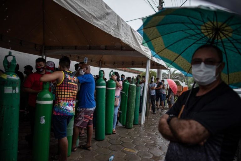 Covid-19: Brasil aproxima-se de 245 mil mortes após somar 1.308 óbitos em 24 horas