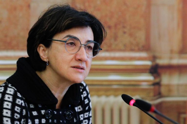 Ministra da agricultura defende “alterações de comportamento” gerais