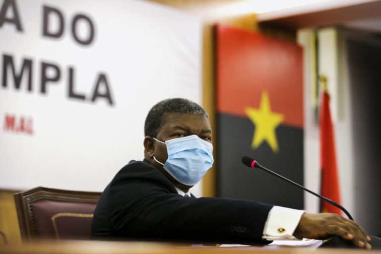 Presidente angolano elogia papel da polícia na estabilidade social e garantia da legalidade
