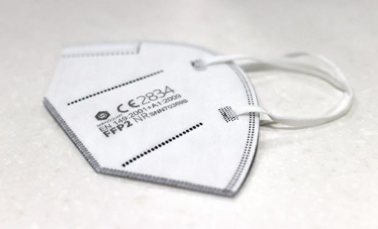 Covid-19: Região de Madrid distribui gratuitamente máscaras FFP2 a maiores de 65
