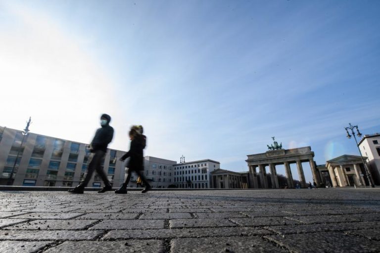 Covid-19: Alemanha regista 394 mortos e 9.997 contágios nas últimas 24 horas