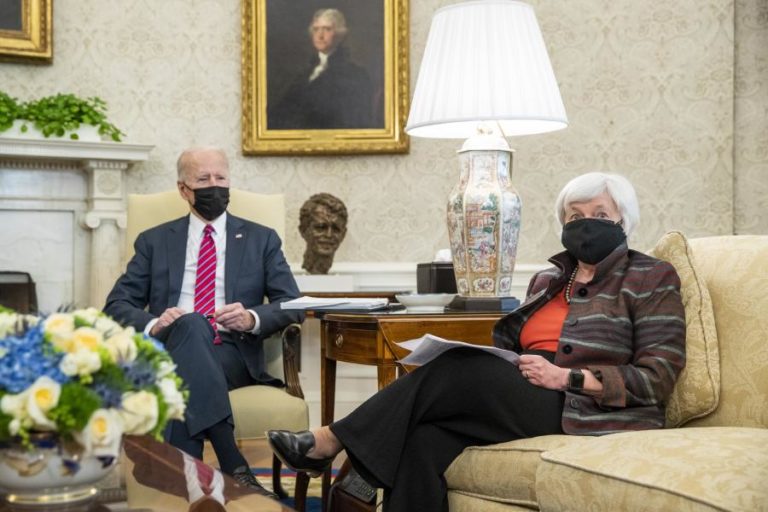 Secretária de Tesouro dos EUA reconhece que vêm aí “meses difícieis”