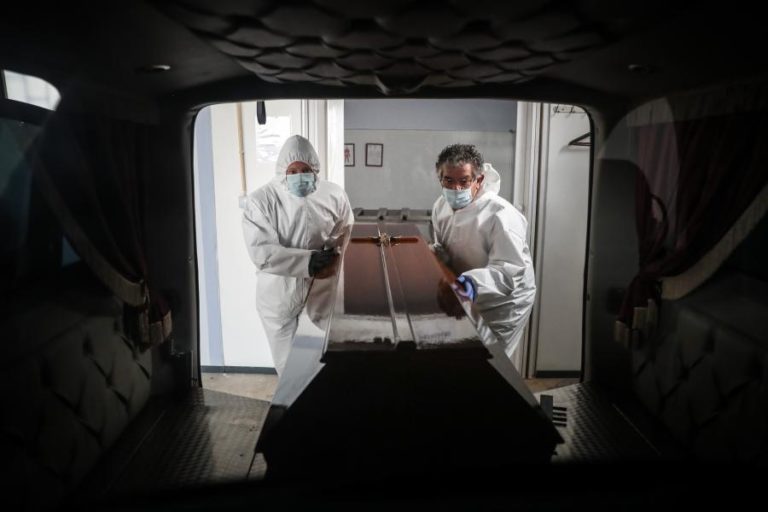 Covid-19: Óbitos em 2020 custaram mais de 25 mil anos de vida em Portugal