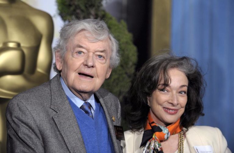 Morreu o ator norte-americano Hal Holbrook, “Garganta Funda” em “Os Homens do Presidente”