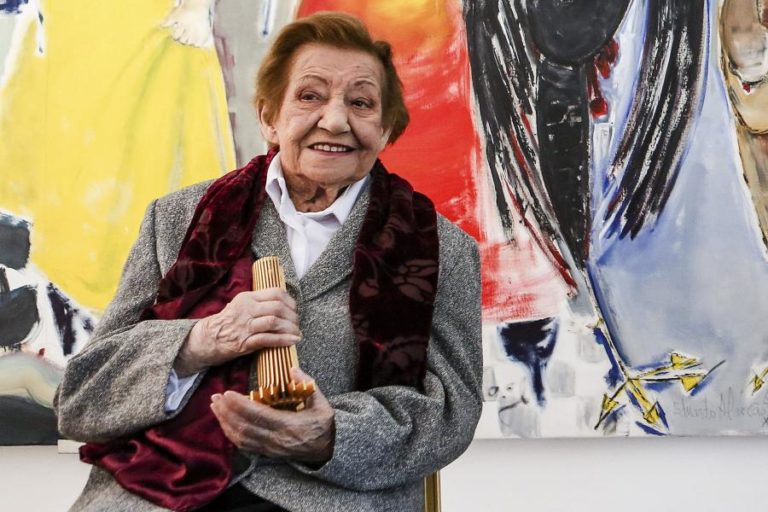 Atriz Adelaide João morre aos 99 anos