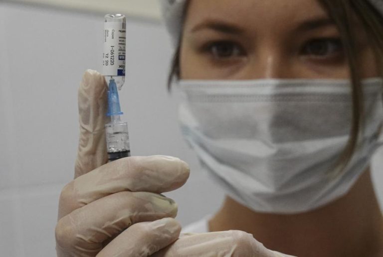 Covid-19: Hungria começa hoje vacinação com vacina russa Sputnik V