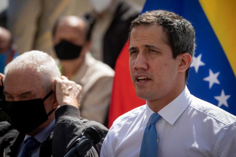 Juan Guaidó solidário com embaixadora da UE alvo de expulsão na Venezuela