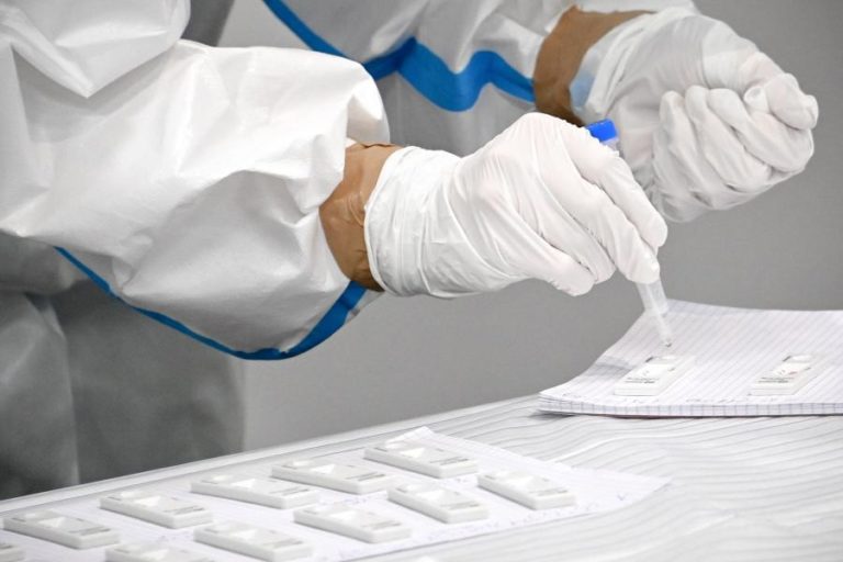 Covid-19: Variante detetada no Reino Unido representa já 48% dos casos em Portugal