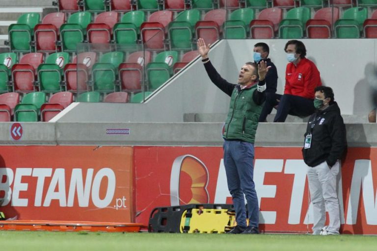 Treinador do Marítimo pondera pedido de demissão