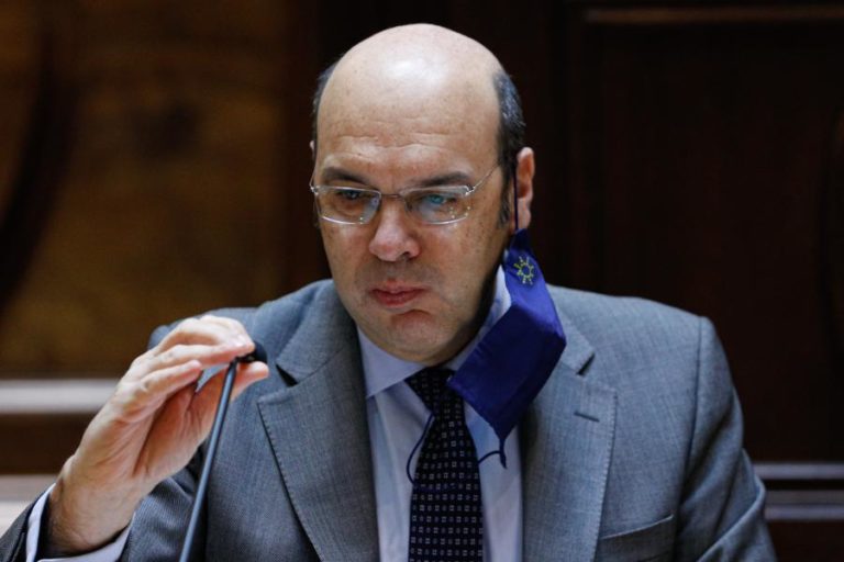 Objetivo é ter tarifa social de Internet “até junho” – ministro da Economia