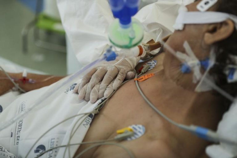Covid-19: Situação da medicina intensiva em Portugal “é ainda muito frágil” — João Gouveia