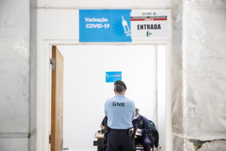 Covid-19: Associação da GNR pede realização de testes caso vacinação seja adiada