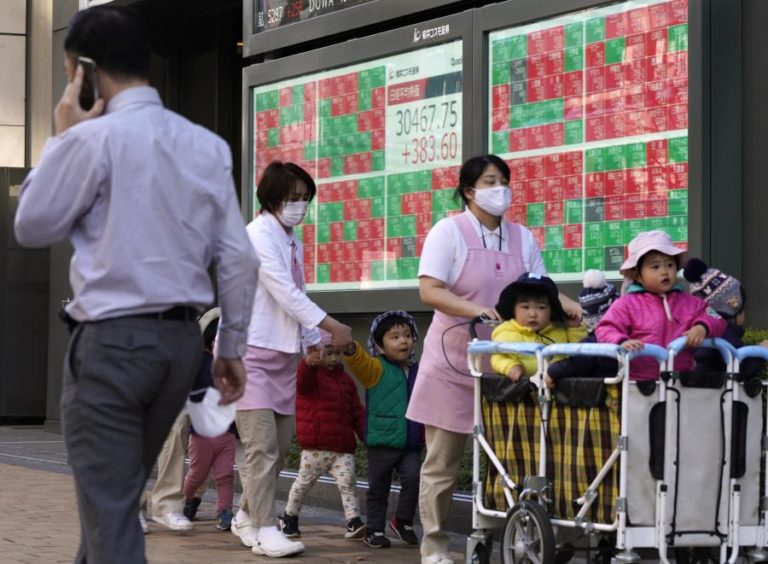 Bolsa de Tóquio fecha a ganhar 0,46%