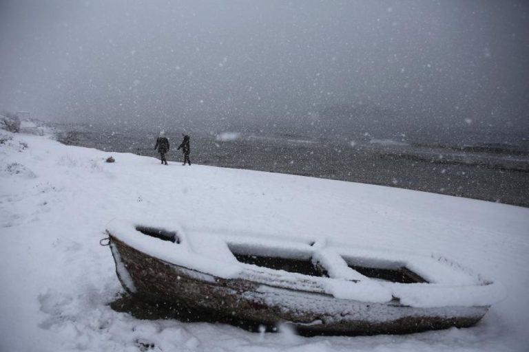 Tempestades de neve atingem Grécia, Turquia e países do Mediterrâneo Oriental