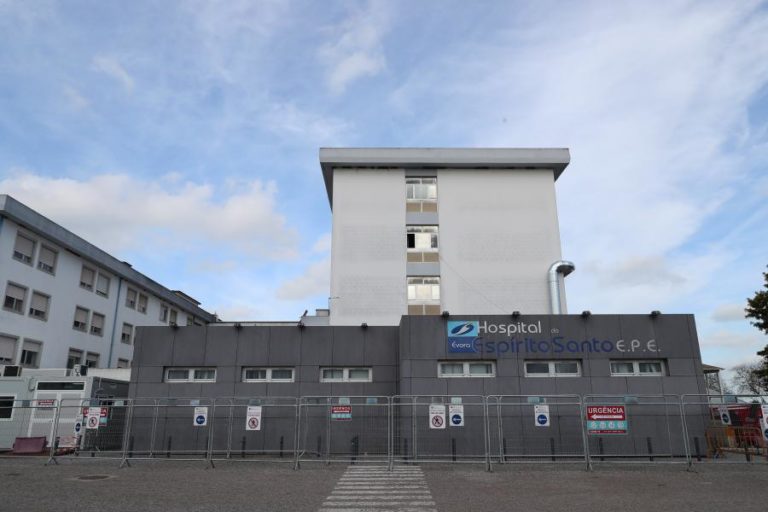 Covid-19: Hospital de Évora já com menos internados retoma cirurgias programadas