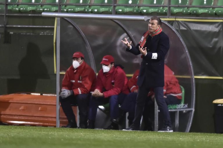 Milton Mendes acredita que o Marítimo “vai melhorar” e sair do último lugar