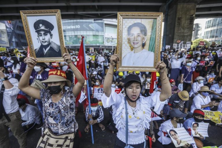 Centenas de milhar protestam em Myanmar após alerta da ONU sobre violência