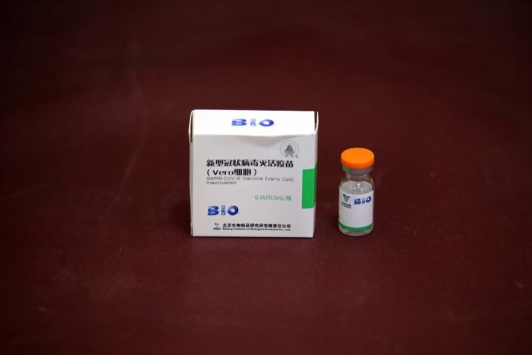 Covid-19: Cerca de 60% de 200 mil vacinas recebidas por Moçambique são para profissionais de saúde