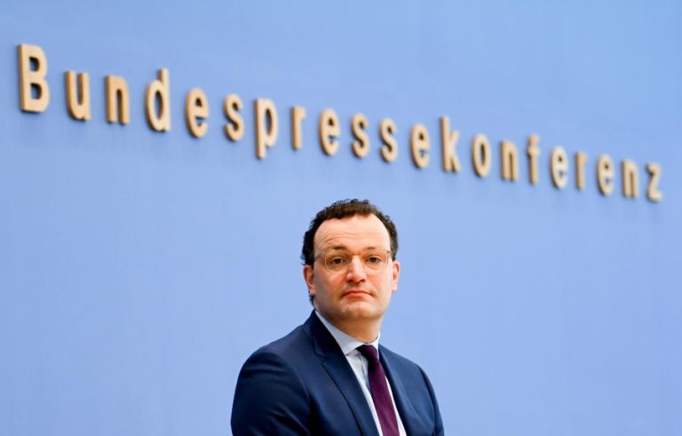 Covid-19: Alemanha pede prudência após aumento de infeções