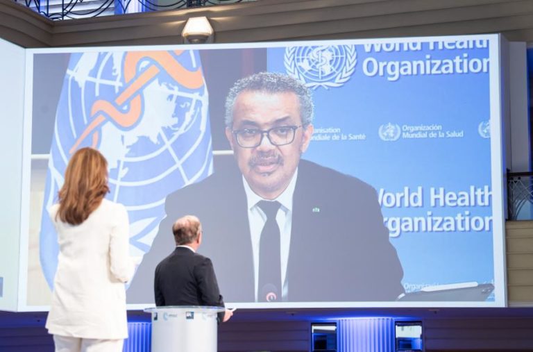 Covid-19: OMS alerta para défice de 22,9 mil milhões de dólares para tratamentos e vacinas